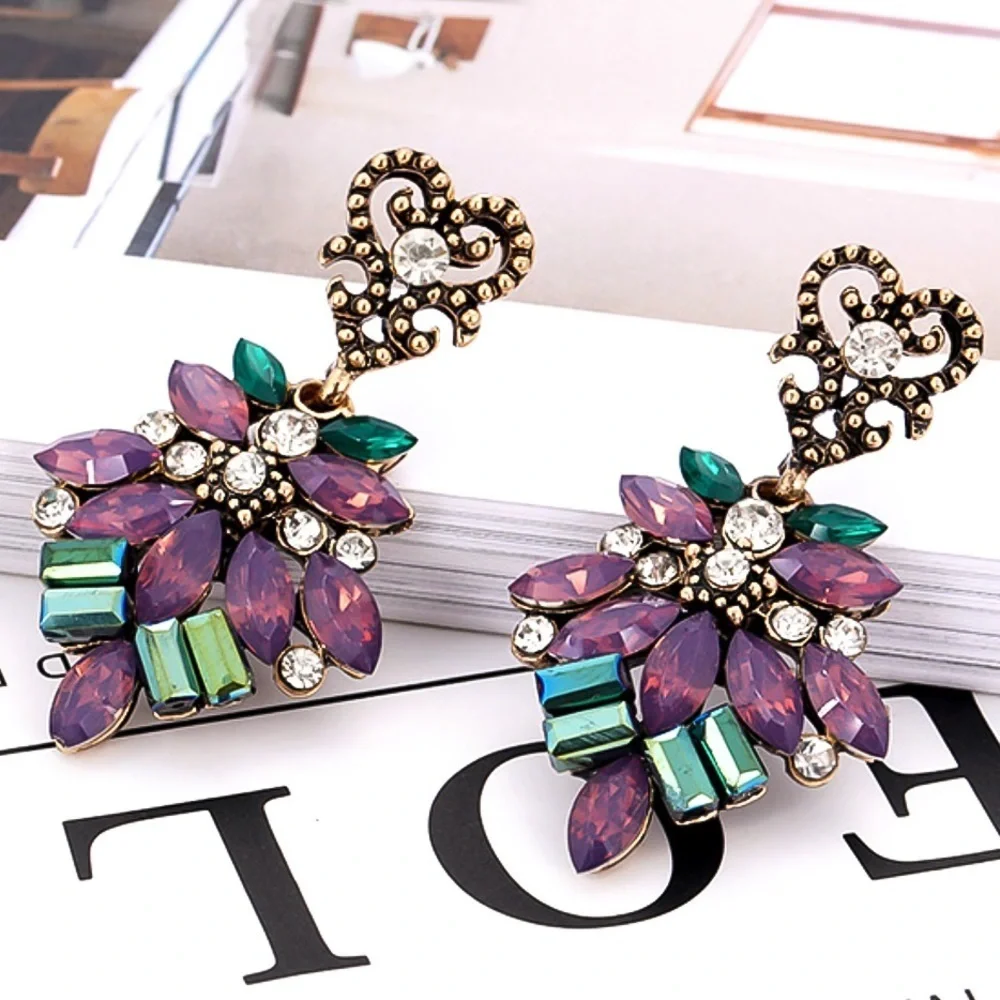 Any 2/$20! Vintage Look Lilac Flower Drop Stud Earrings - Picture 1 of 8